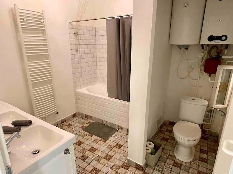 Apartment Knezits Spacious Ac Terrace Free Parking Budapest