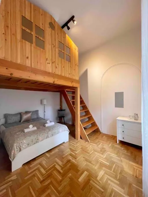 Knezits Spacious Ac Terrace Free Parking Budapest Apartment