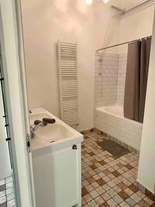 Knezits Spacious Ac Terrace Free Parking Budapest Hungary