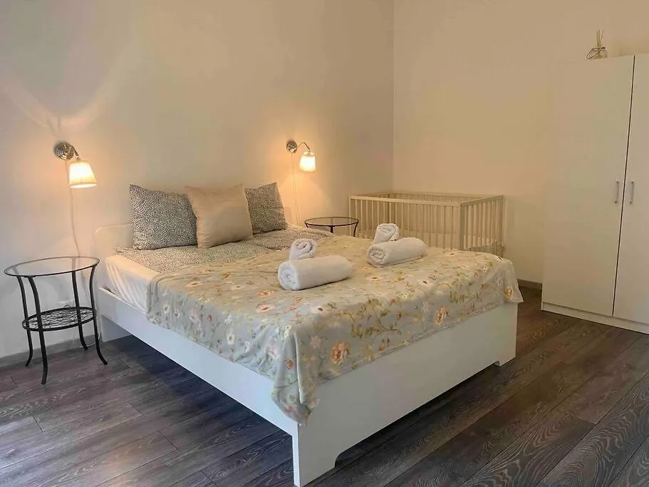 Apartment Knezits Spacious Ac Terrace Free Parking Budapest Hungary
